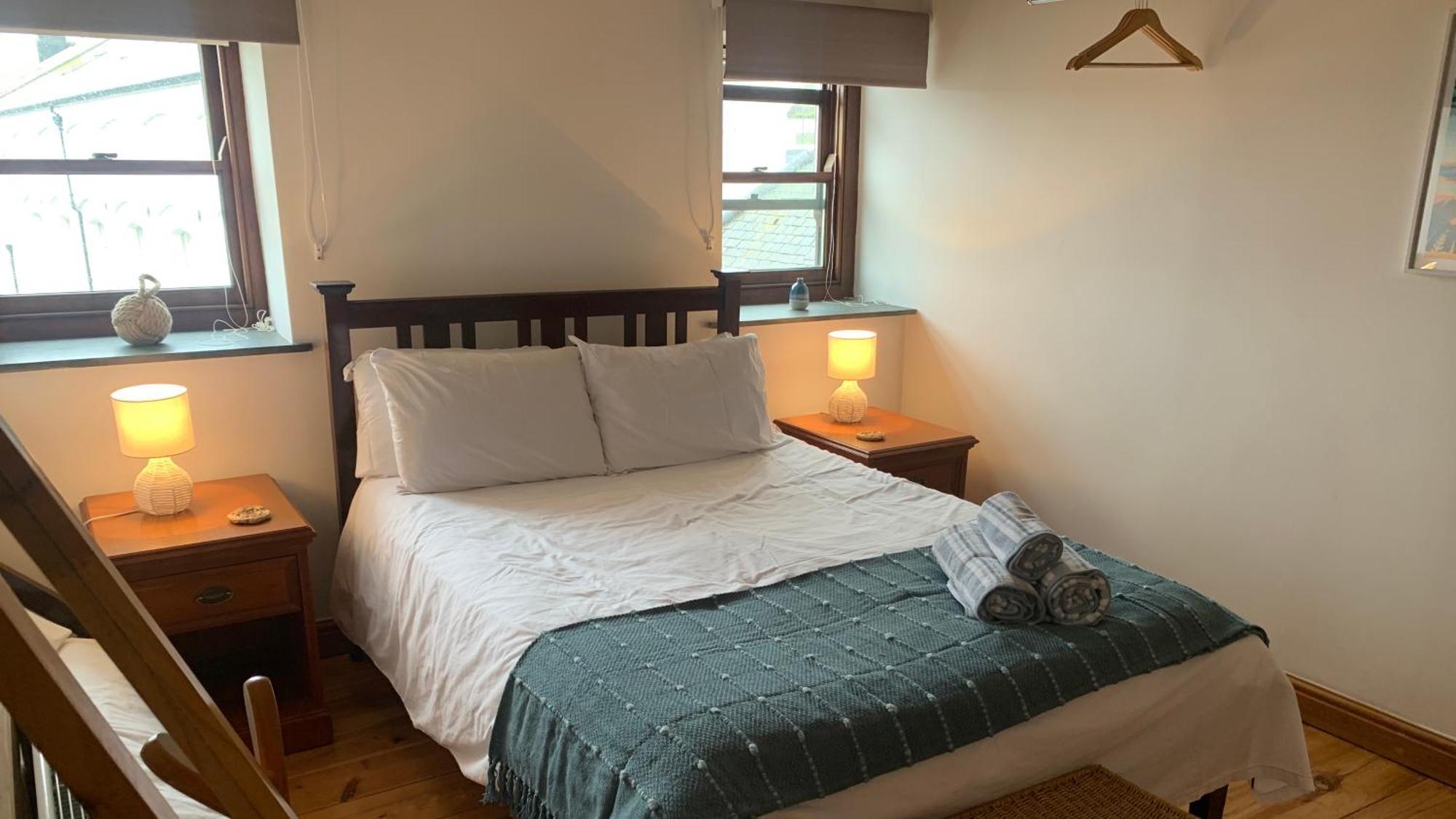 Sail Loft Lookout - Modern Harbourside Apartment With Character Features - 101 Penzance Exterior foto